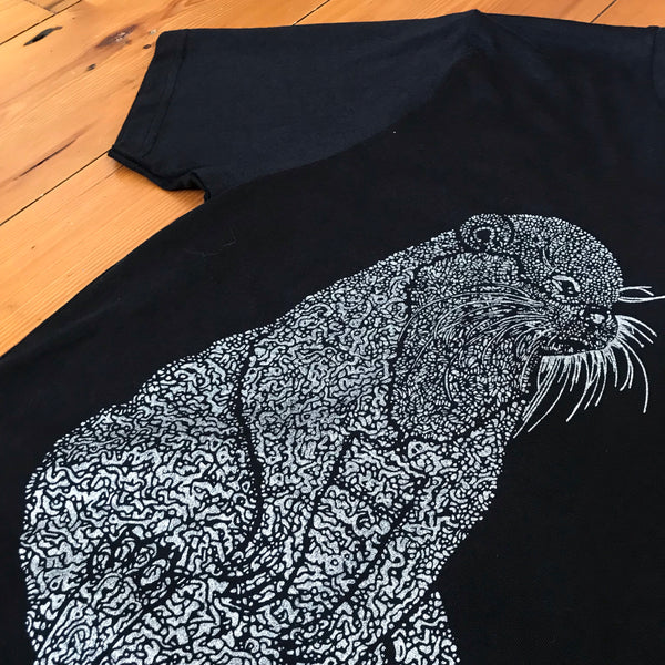 organic-cotton-t-shirt-otter